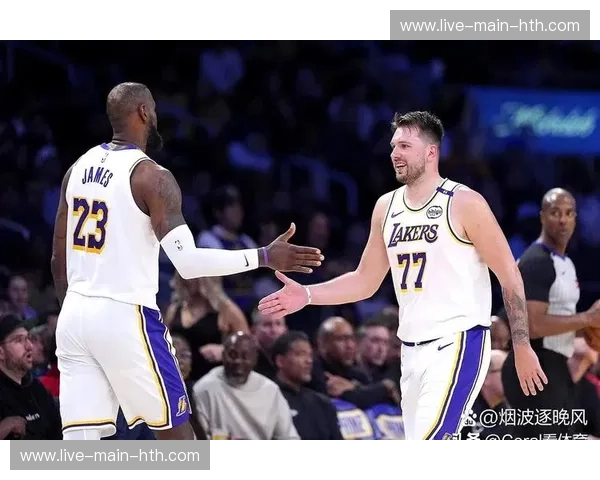 2012的星光璀璨：湖人与尼克斯的洛城之夜，一场跨越时空的篮球史诗
